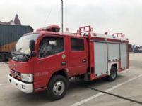 东风多利卡2.5吨水罐消防车图片